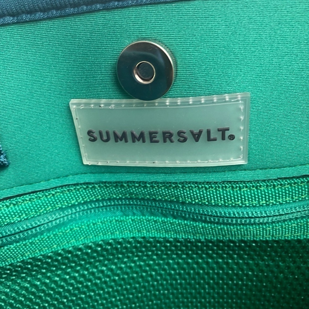 SUMMERSALT Neoprene Beach Tote Bag in Green - Picture 5 of 5
